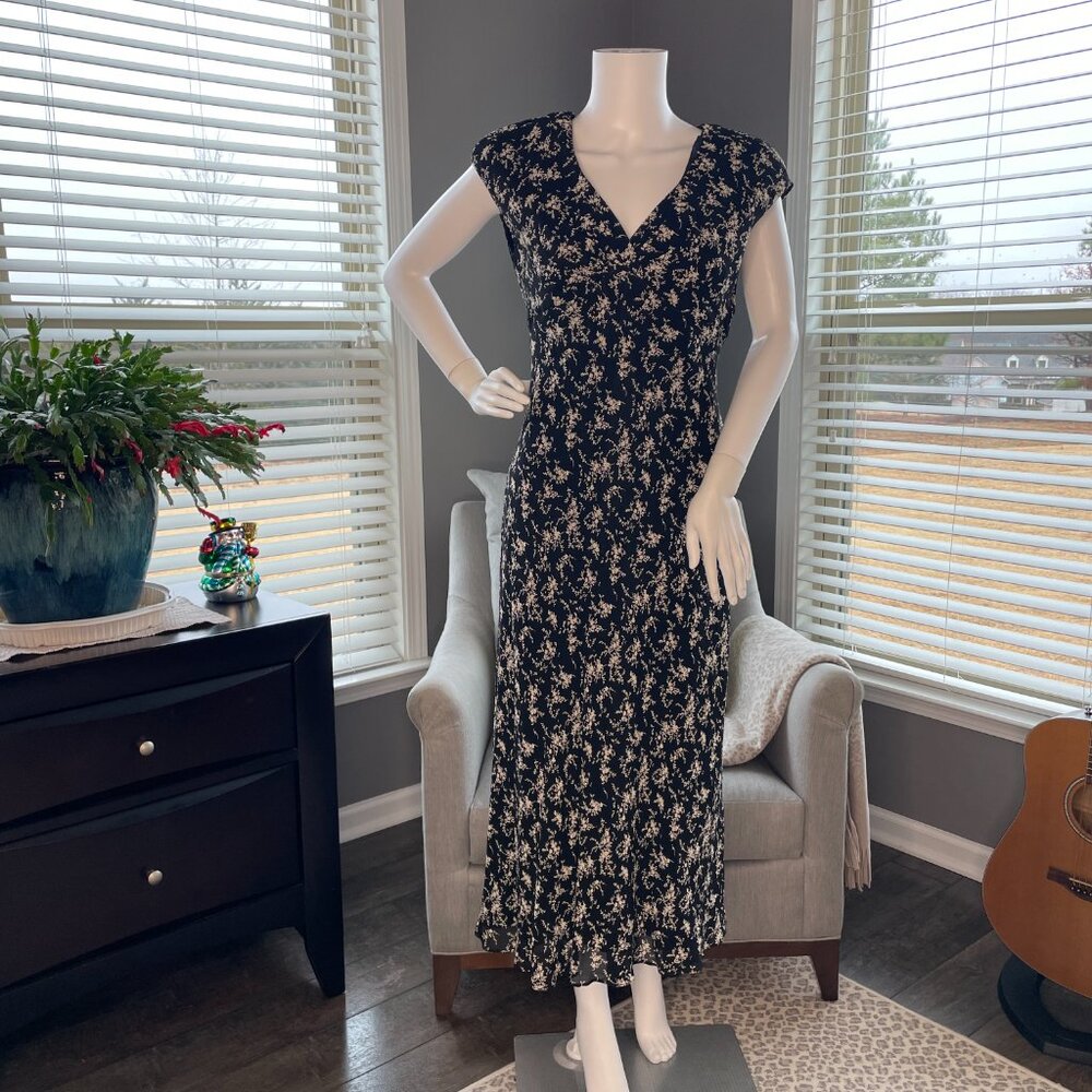 Jones Wear Dress Black Floral Midi Size 8